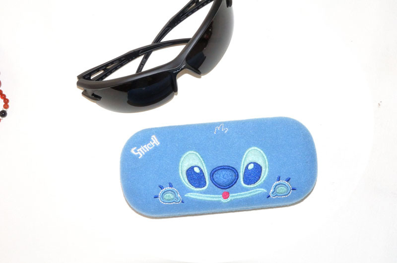 Eeyglasses Case Made of Metal and Fabric (hx220)