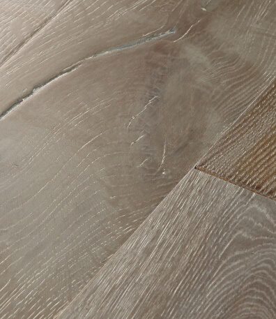 European Oak Brushed UV Lacquer Engineered Flooring (SYE15014)