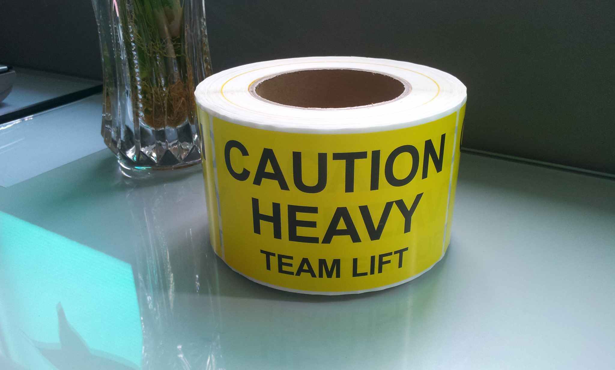 Caution Heavy Team Lift Label