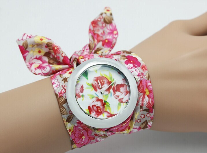 Fashion Japan Quartz Bracelet Lady Wrist Watch (XM8008)