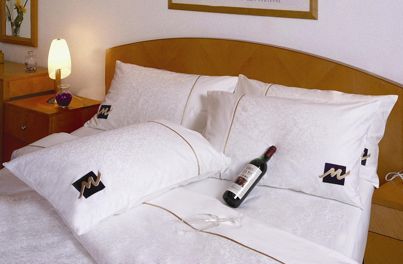 Hotel Bedding Set