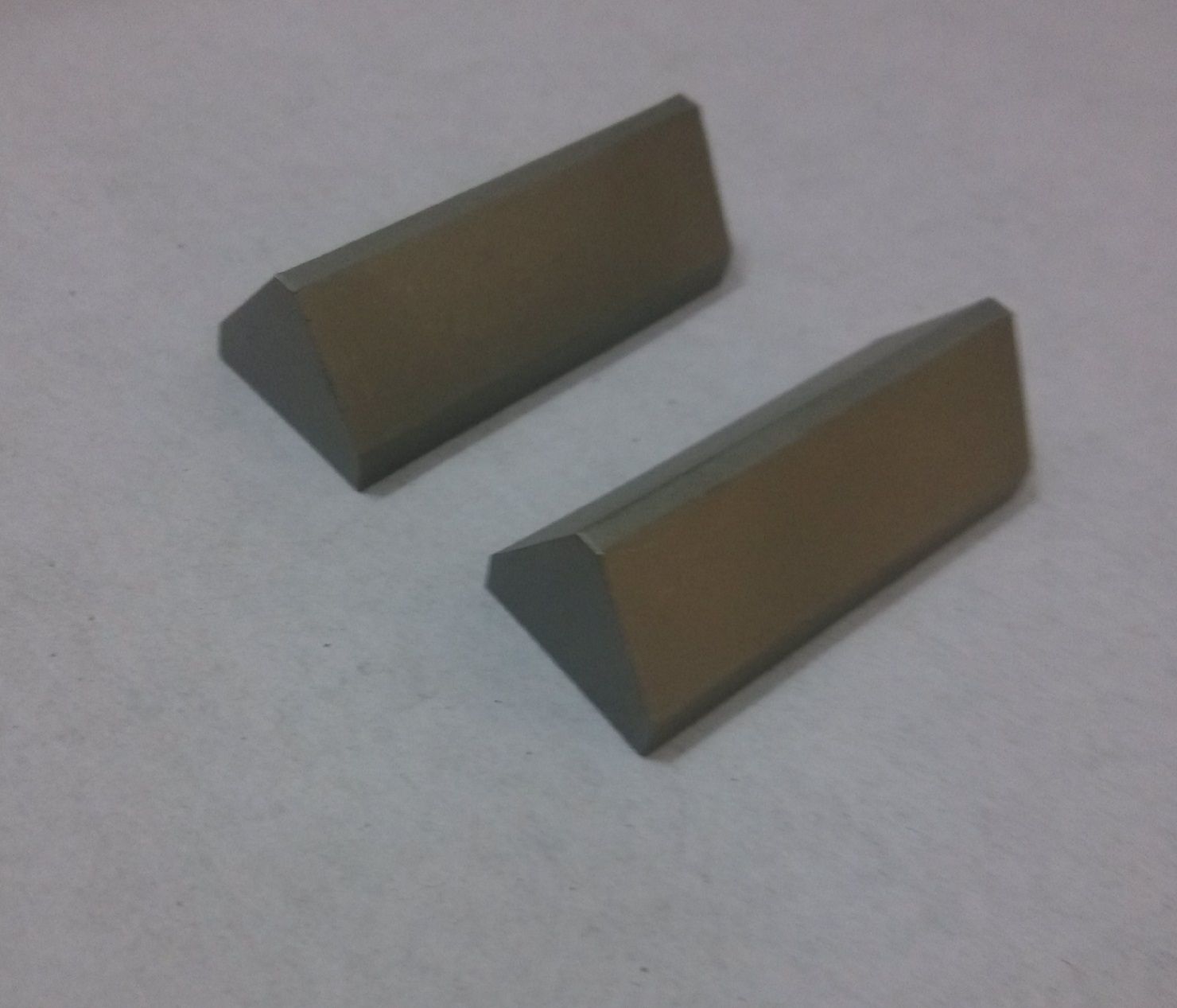 Customized Triangular Tips of Tungsten Carbide