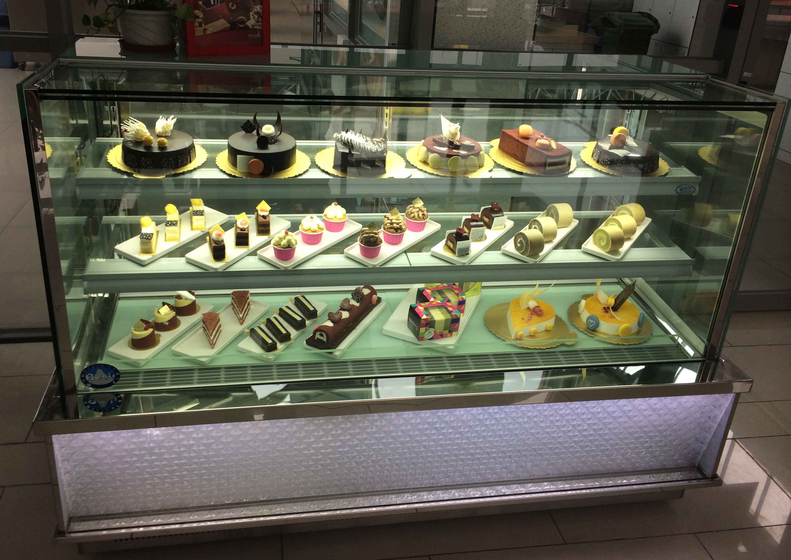 Classic Type Acrylic Base Cake Refrigerator