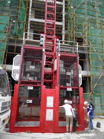 Construction Machinery Hoist (SC200/200)