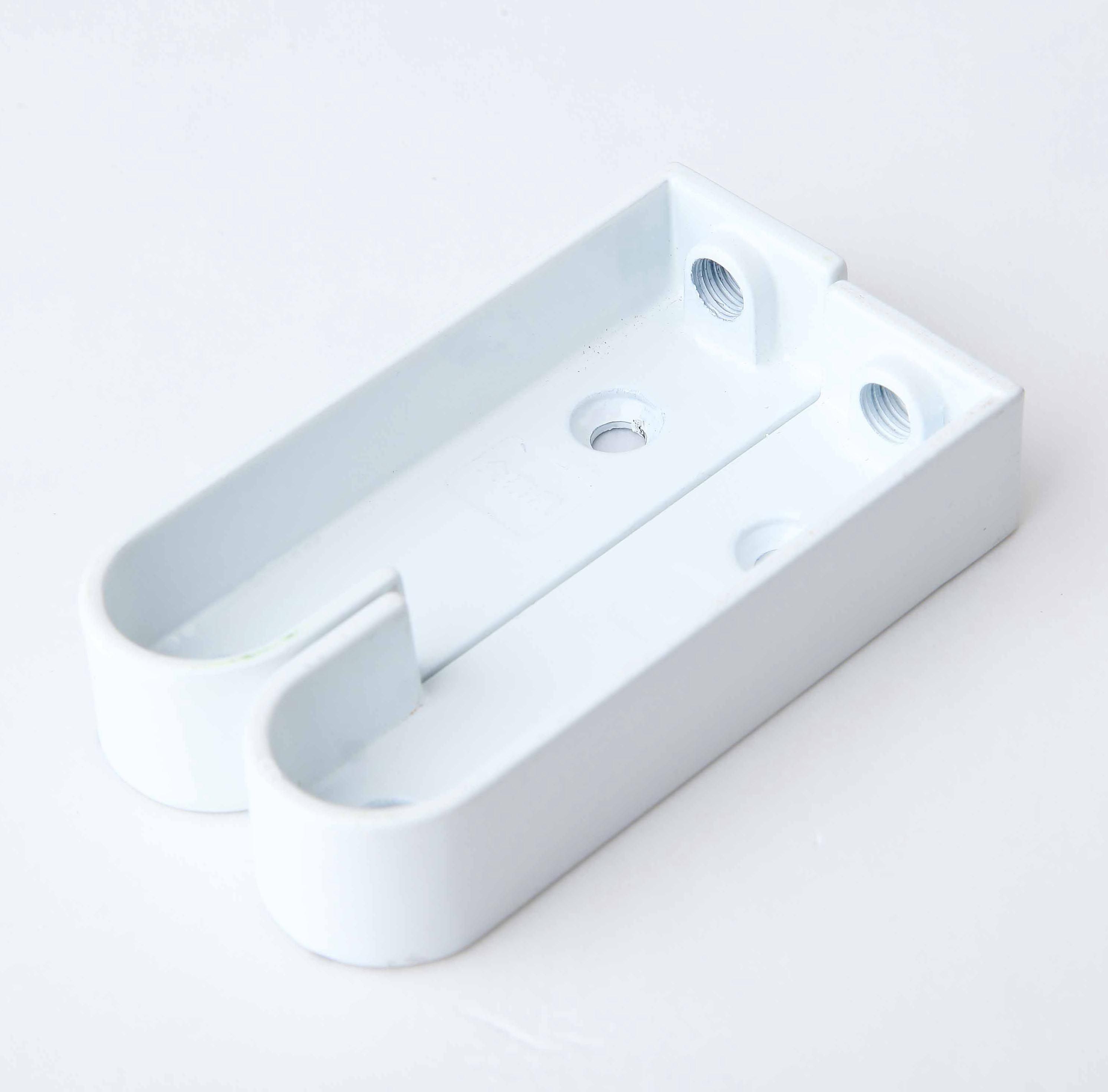Spray White Oval End Socket (31721809)