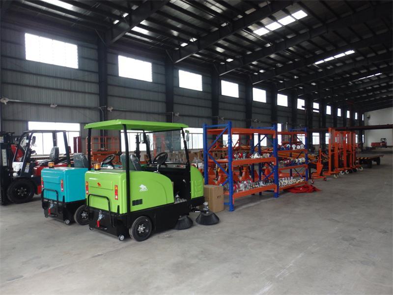 Electric Street Sweeper/ Road Sweeper with Cabin