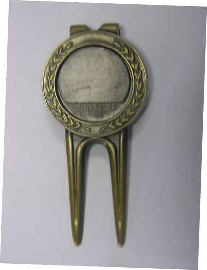 Divot Tool