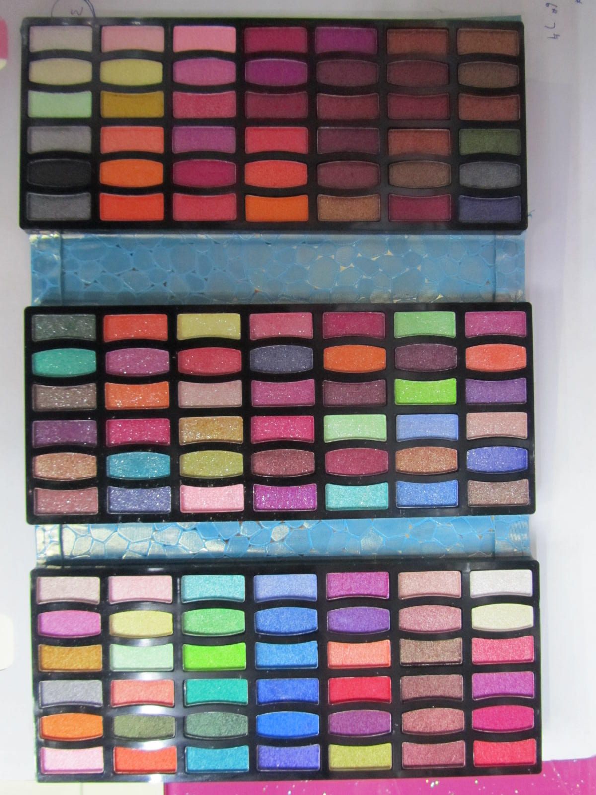 Eye Shadow Wallet 022