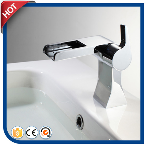 UK Waterfall Faucet United Kingdom Bathroom Basin Faucet (HC2937)