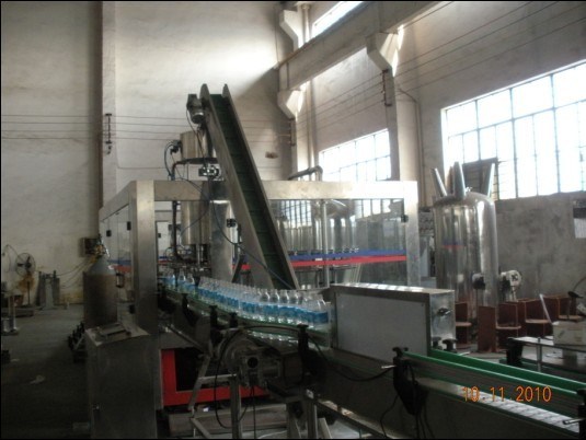 Automatic High Performance Beverage Filling Equipment /Machinery (CGF32-32-10)