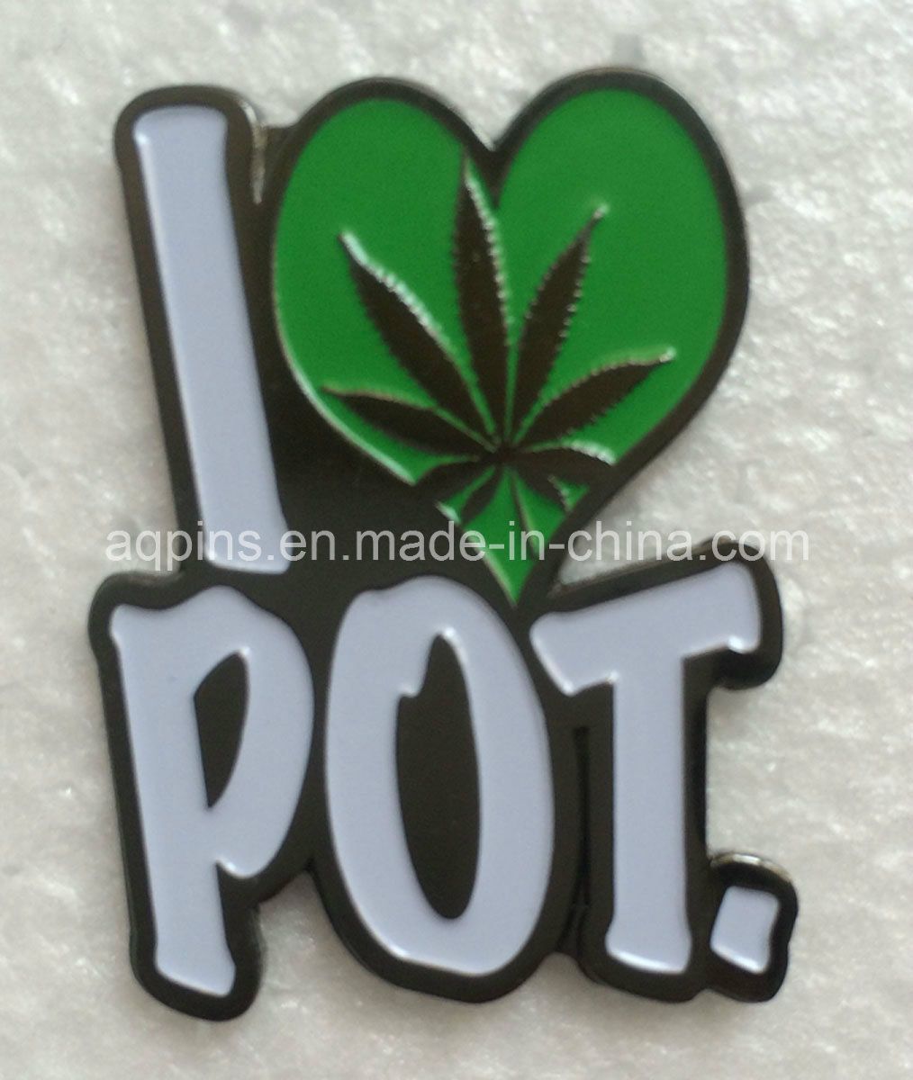 Customized Metal Brooch Pin with Soft Enamel Badge (Badge-047)