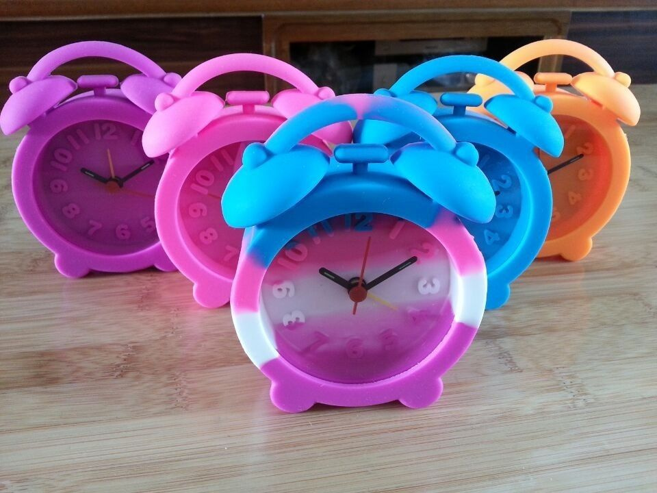 Unbreakable Multi-Color Silicone Quartz Table Alarm Clocks