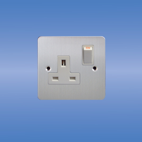 British Standard 13AMP Single Switched Socket (Flat Brushed Chrome)