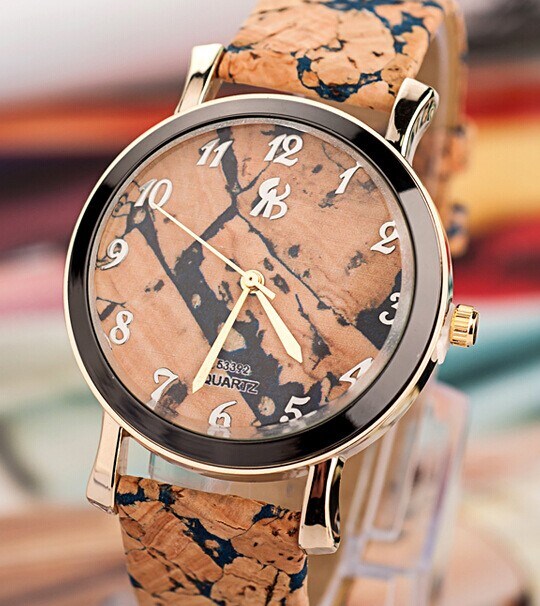 Fashion Quartz Wrist Watch (XM703602)