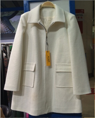 30% Wool, 70% Polyester, Women White Fashion Women Coat (Z-1592)
