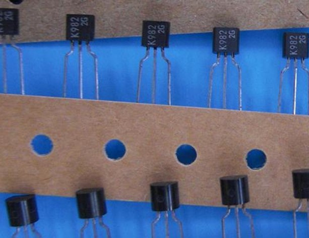 Electronic Component IC 2SK982