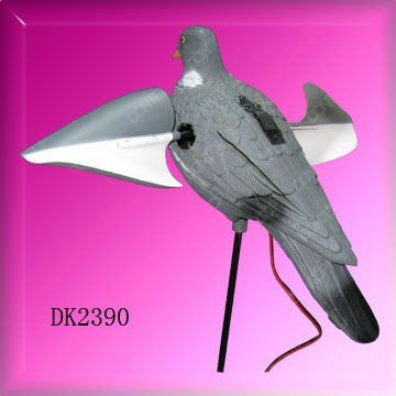Motorized Flying Plastic Pigeon Decoy for Hunting (DK2390)
