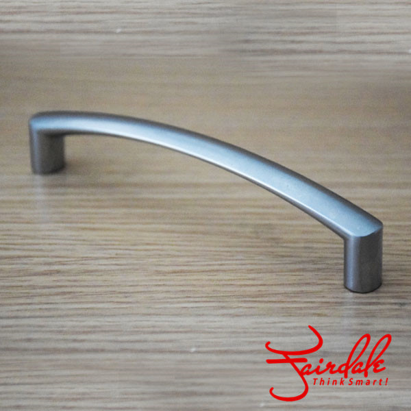 Modern Style Zinc Alloy Furniture Pull Cabinet Handle Handle (39-X-10020)