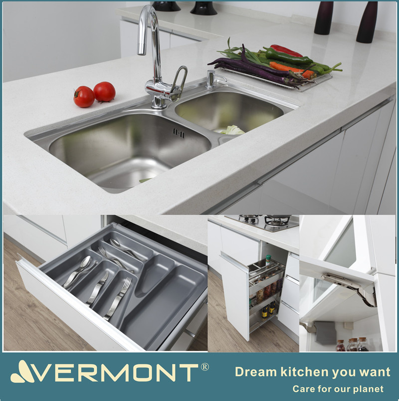 White Lacquer Customized Kitchen Cabinet