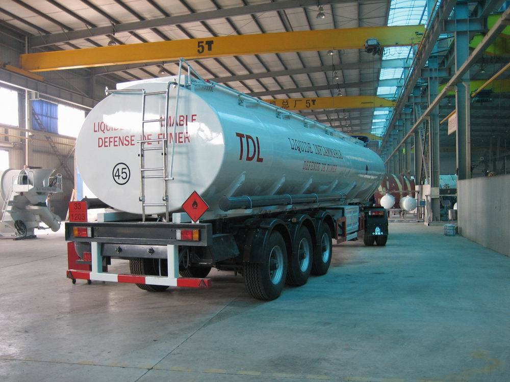 35500L/40500L Carbon Steel Q345 Tank Trailer for Chemical Fluid Delivery (HZZ9400GHY)