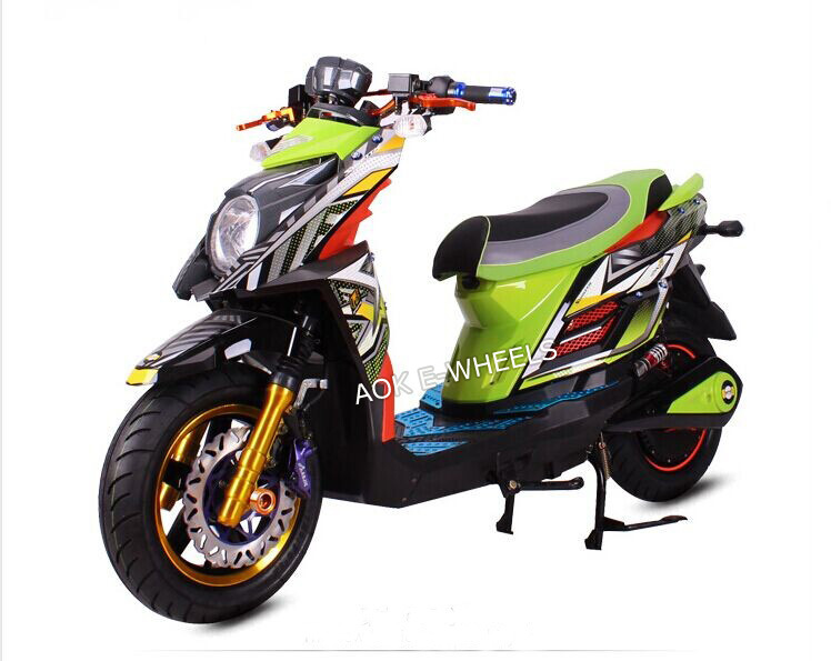 2000W Brushless Motor Fashionable Electric Motorcycle (EM-002)