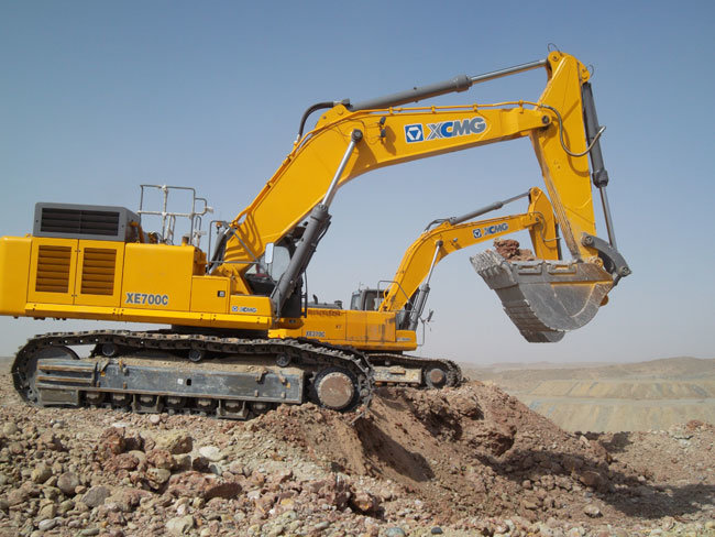 XCMG Excavator Xe700c with 70t Operating Weight