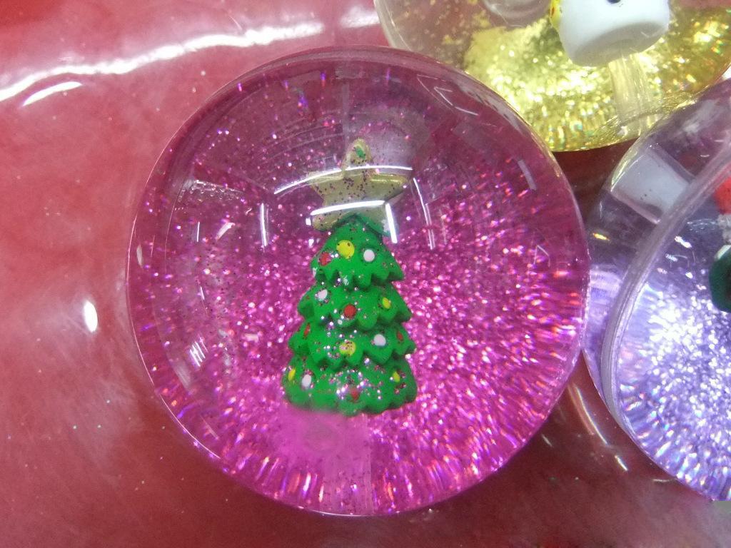 Hot Sale Fancy Crystal Toy Ball with Liquid and Glitter