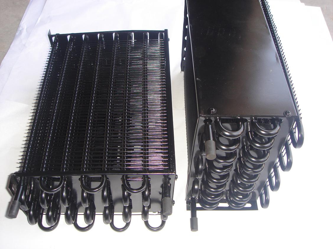 Wire on Tube Refrigerator Condenser with Bracket