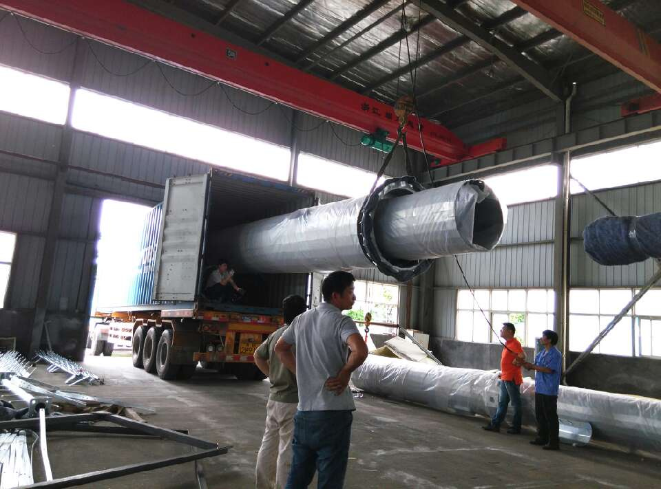 Shipment Loading of Telecommunication Monopole Tower