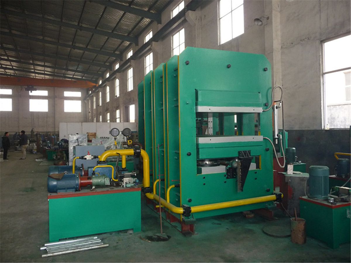 Rubber Vulcanizing Machine / Vulcanizer