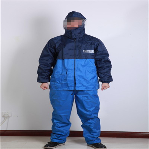 High Quality Polyester Rainsuit with Pants for Men