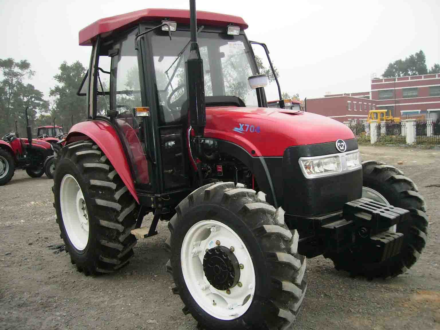 Wheel Tractor Yto-X704 70HP, 4WD