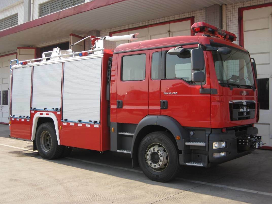 Man Foam Fire Fighting Truck (Type: AP40)