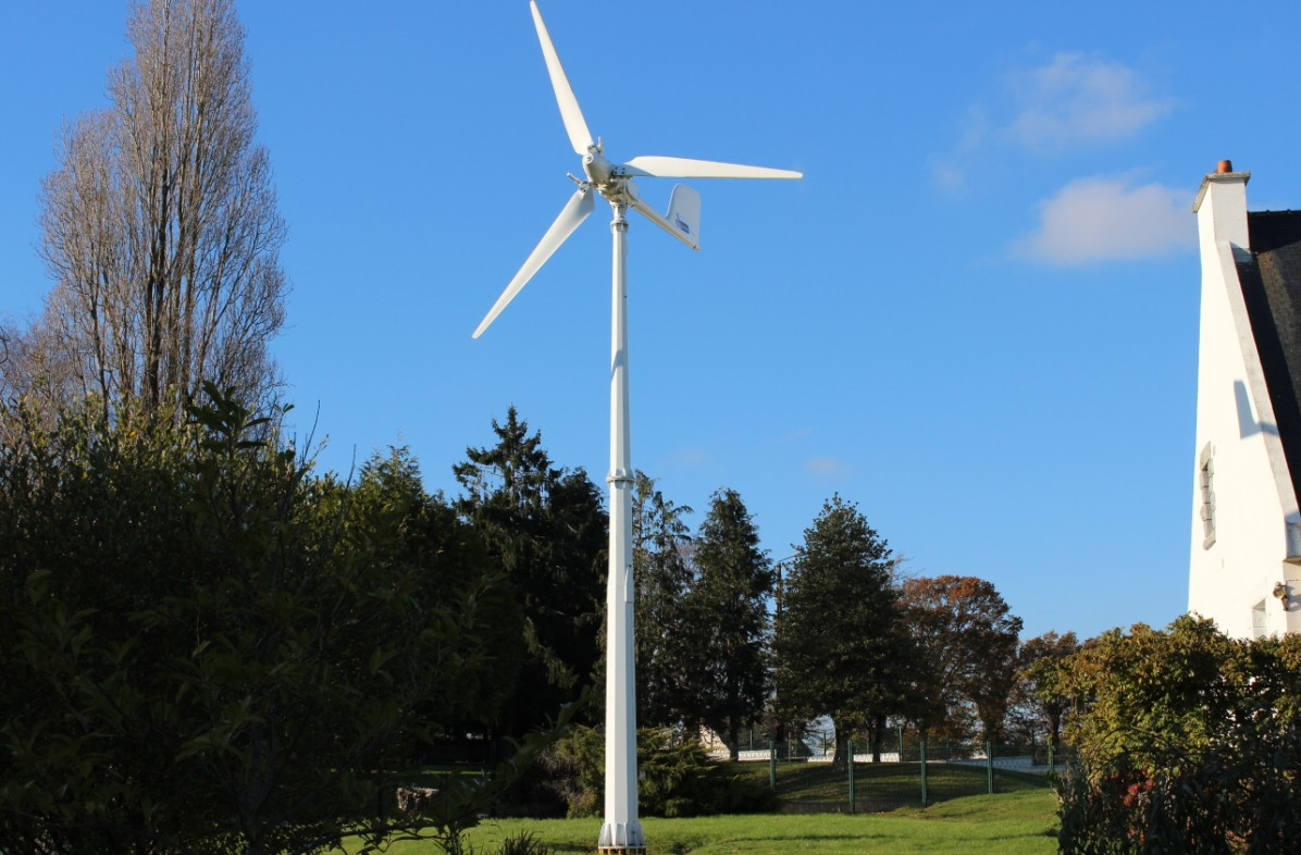 Widely Used High Efficiency 2kw Small Yawing Wind Generators