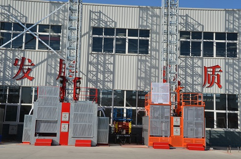 Builders Elevator