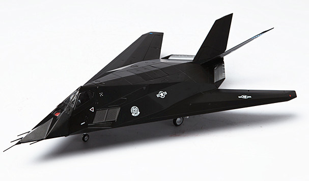 1: 48 Scale Die Cast Airplane Model Toy Nighthawk Stealth Attack Aircraft Souvenir Electrostatic Spraying