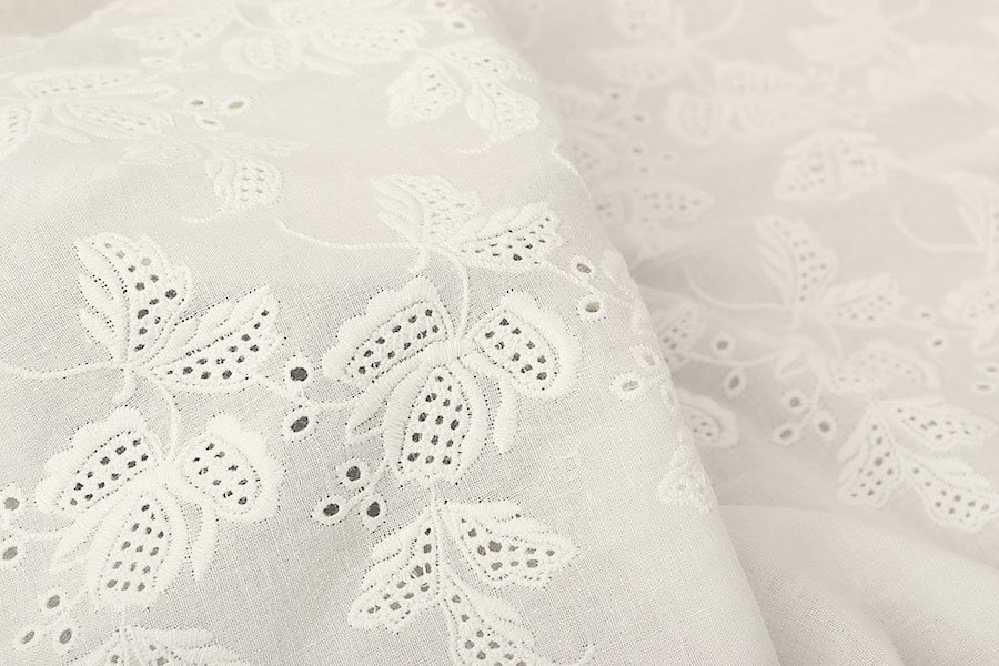 Cotton Embroidery Lace Fabric for Dress or Skirt Shirt