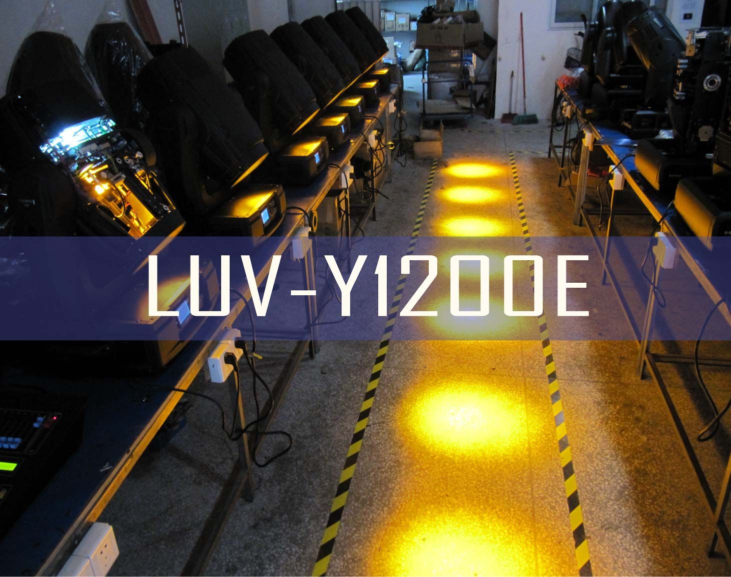 2014 High Quality Stage Moving Head Light (LUV-Y1200E)