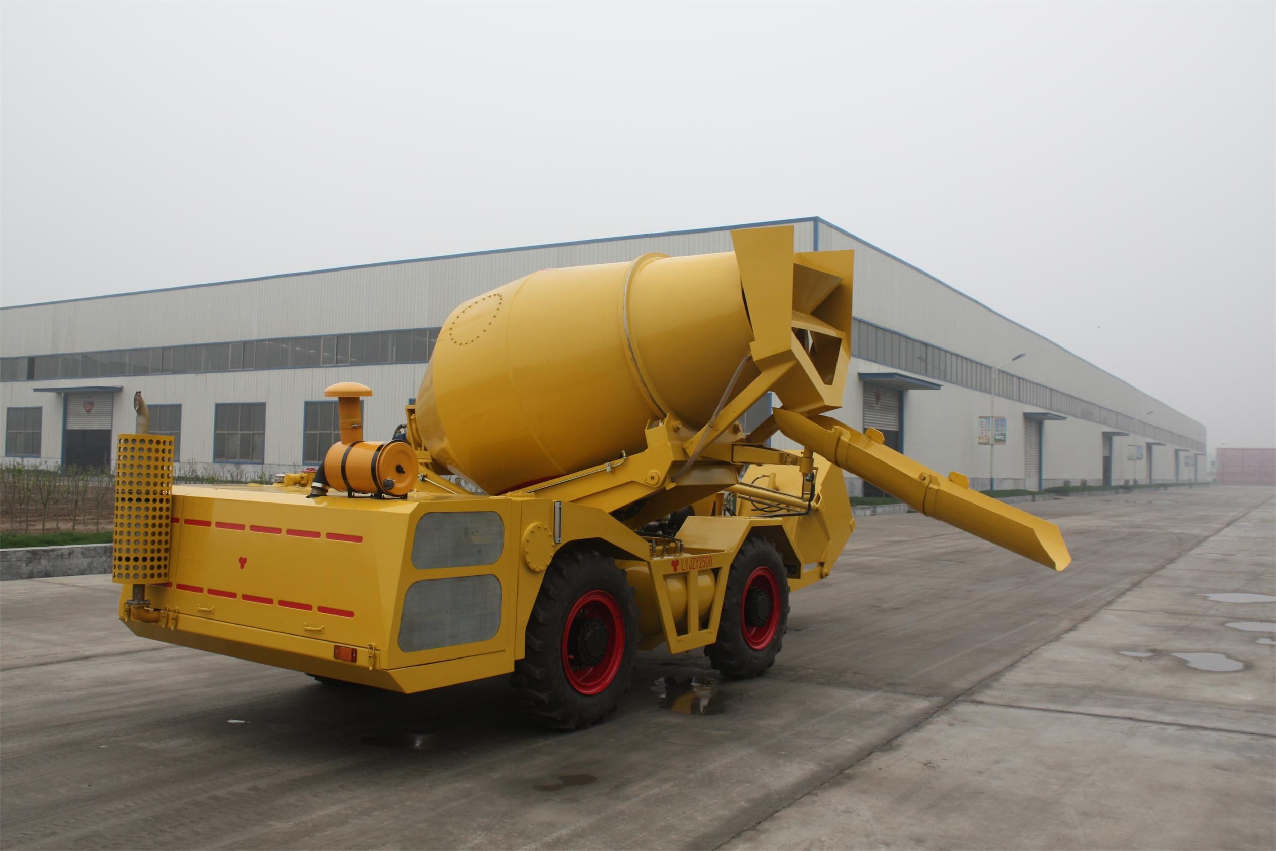 Mini Self Loading 3.5 Cbm Concrete Mixer Truck