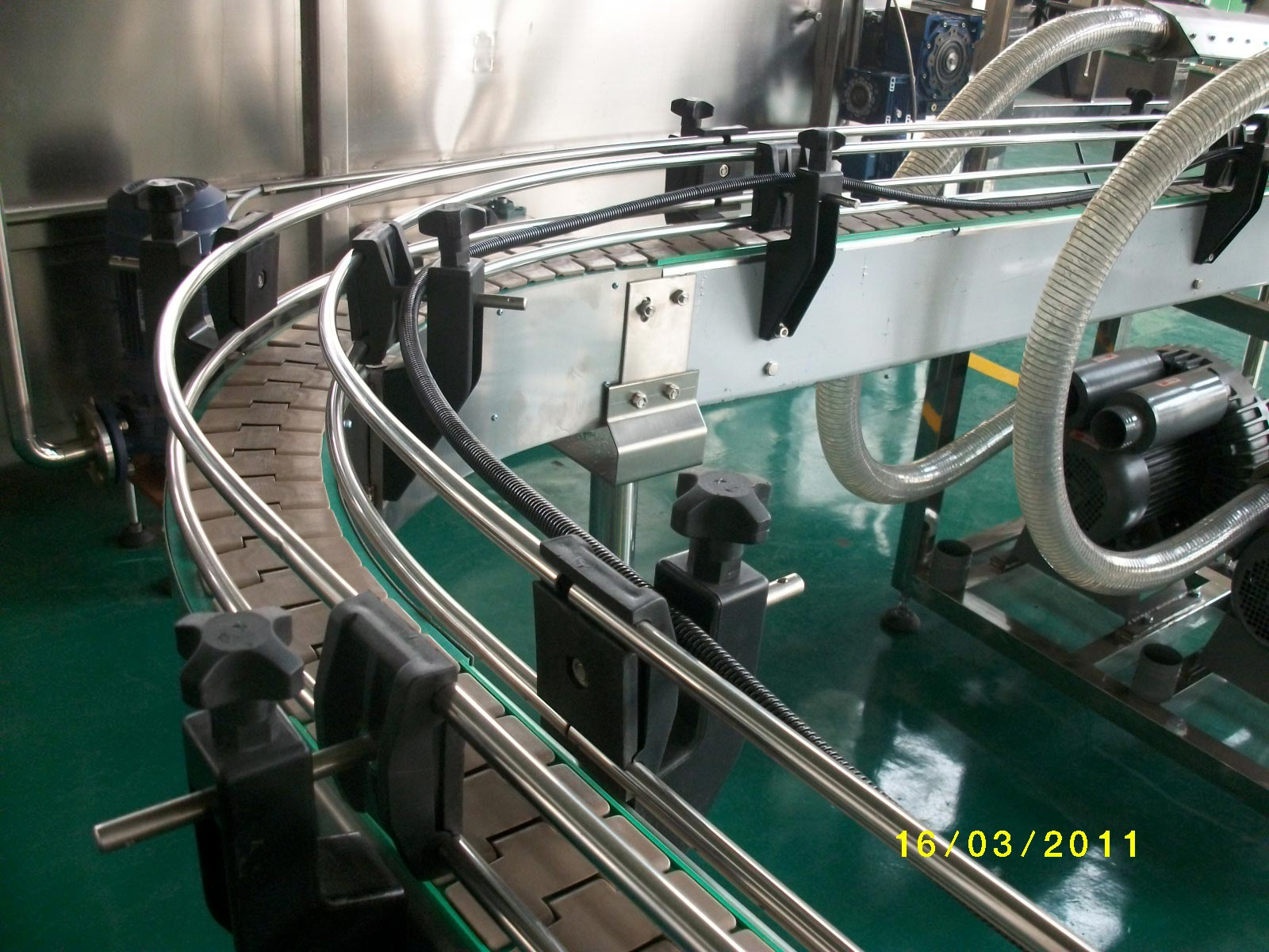 Carbonated Drink Bottle Conveyor