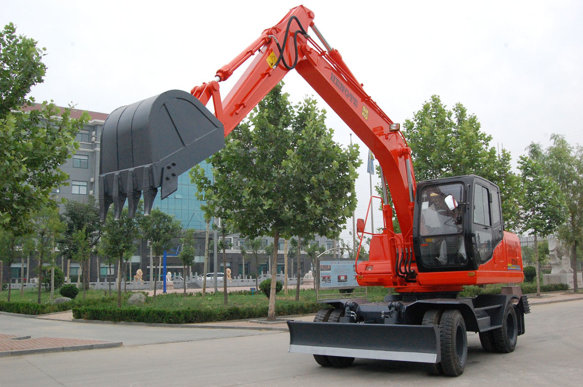 15 Tonne China MID Hydraulic Excavator (HTL150-8)