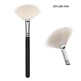 Small Luxurious Fan Brush (F129)