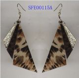 Fashion Jewelry Triangular Shell Material New Earring (SFE00115A)