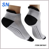 2015 Factory Wholesale Anti Slip Yoga Pilates Socks