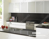 Affordable Kitchen Cabinet with Lacquer Finish with China Brand Hinges