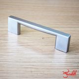 Zinc Alloy Furniture Pull Kitchen Cabinet Handle (CX-W034)