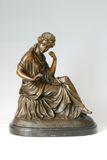 Classical Sitting Lady Sculpture & Statue (TPE-106)