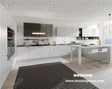 Pure White Lacquer Finish Kitchen with Quartz Stone Countertop