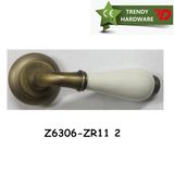 Ceramic Zinc Alloy Wooden Door Lever Door Handles with Pattern