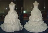 A-Line Taffeta Hand-Made Flower Wedding Dress (B281526)